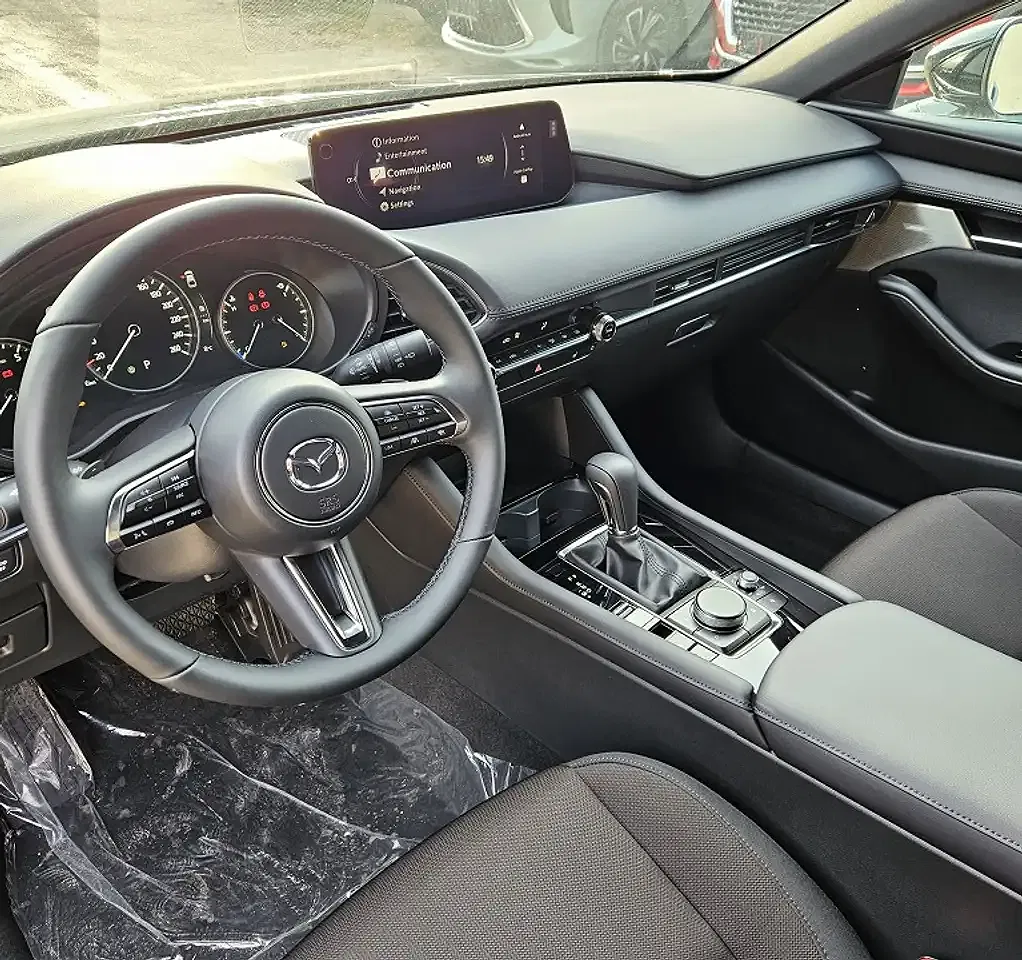 Mazda 3 - Thumbnail 5