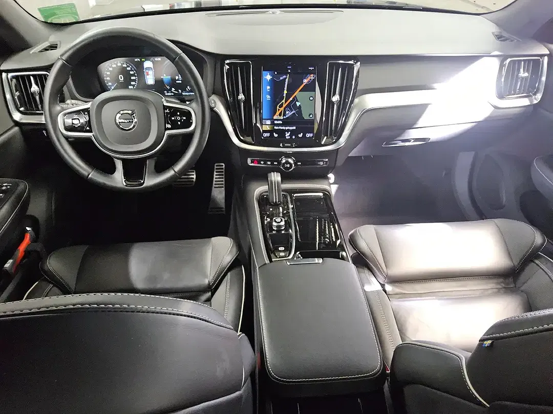 Volvo V60 - Thumbnail 3