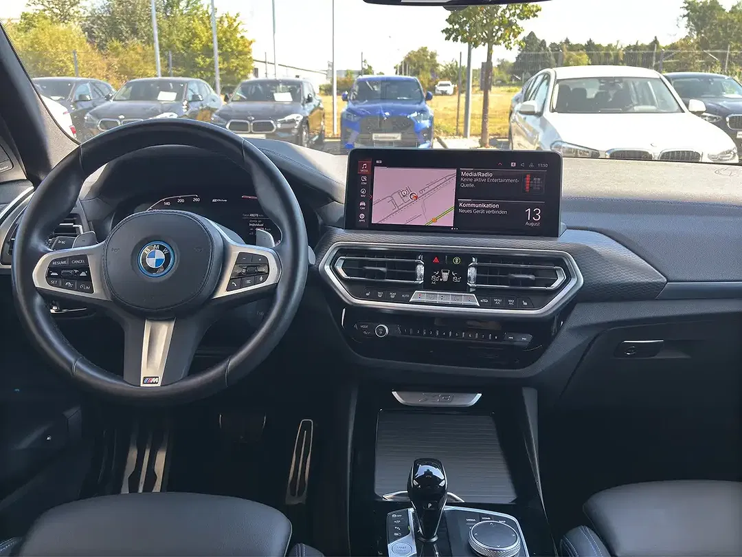 BMW X3 - Thumbnail 2