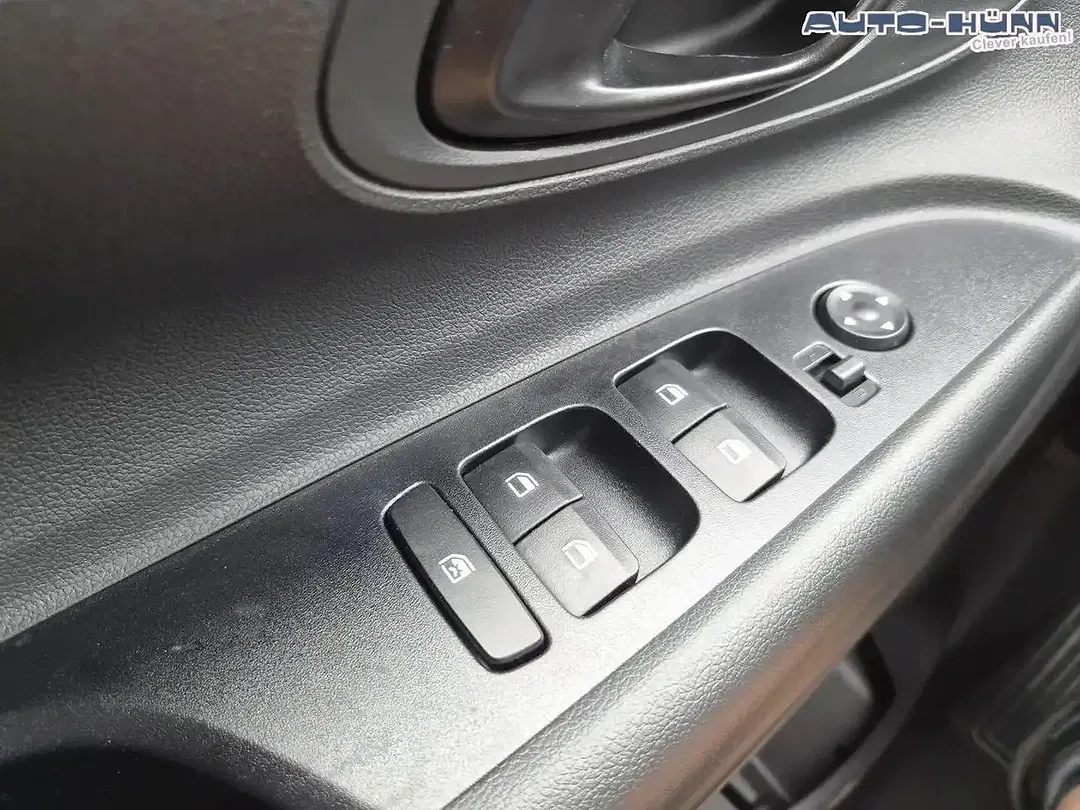 Hyundai i20 - Thumbnail 13