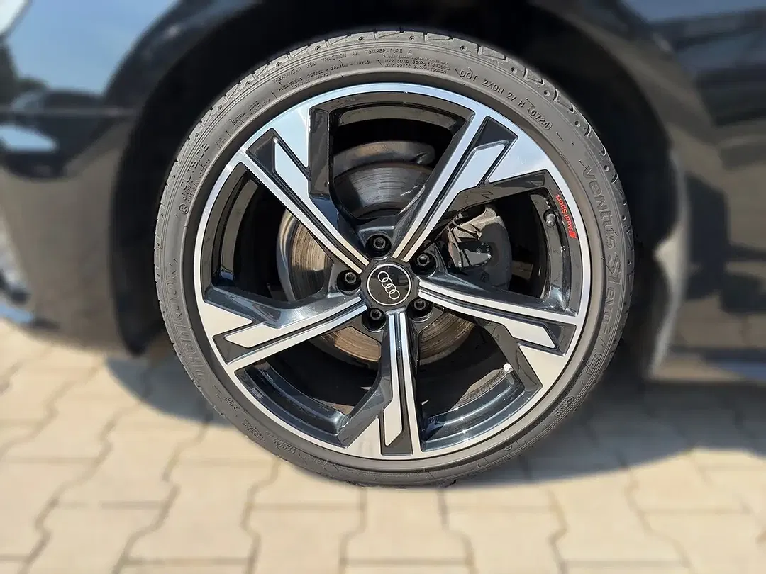 Audi A4 - Thumbnail 6