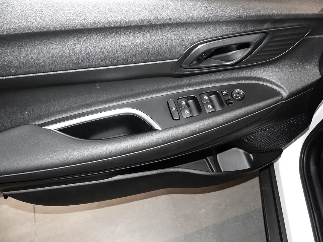 Hyundai BAYON - Thumbnail 14