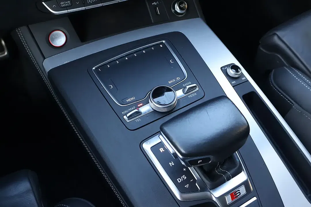 Audi SQ5 - Thumbnail 6