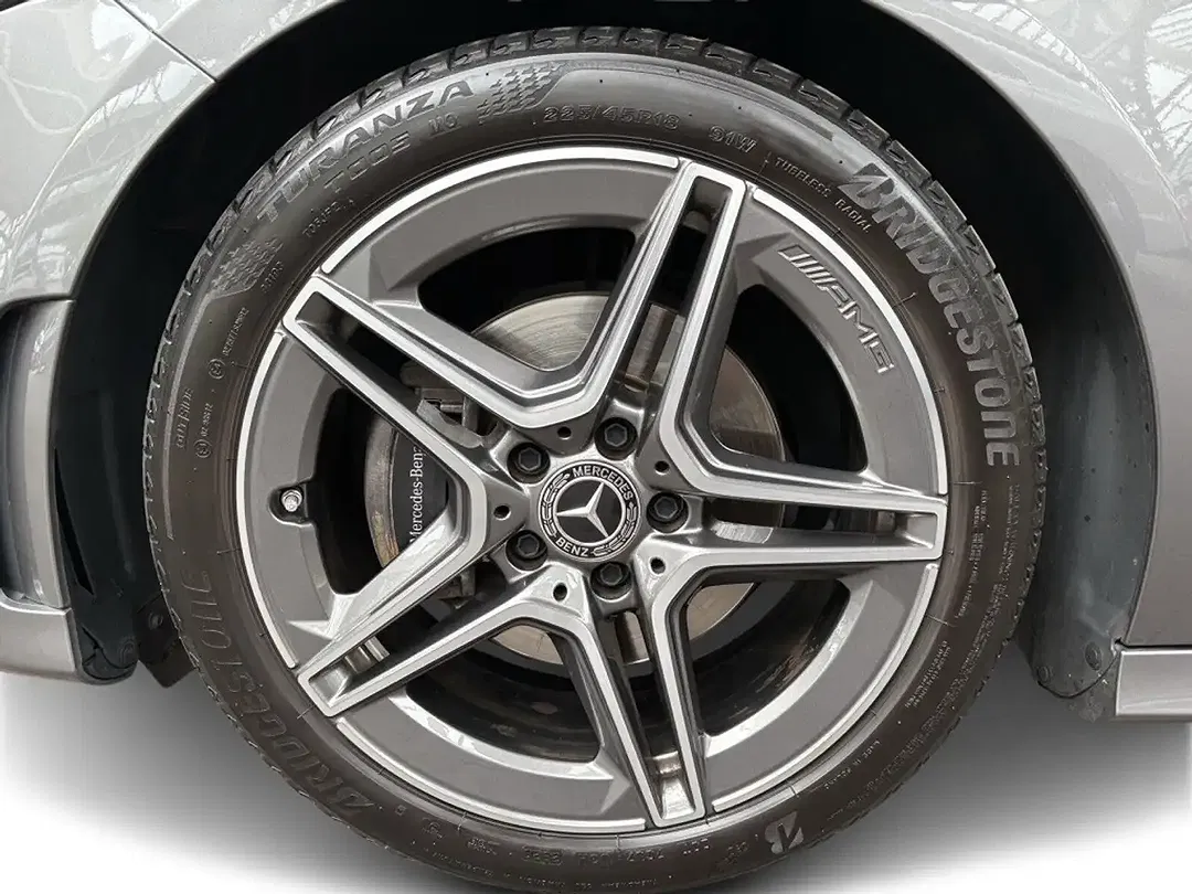 Mercedes-Benz A 200 - Thumbnail 9