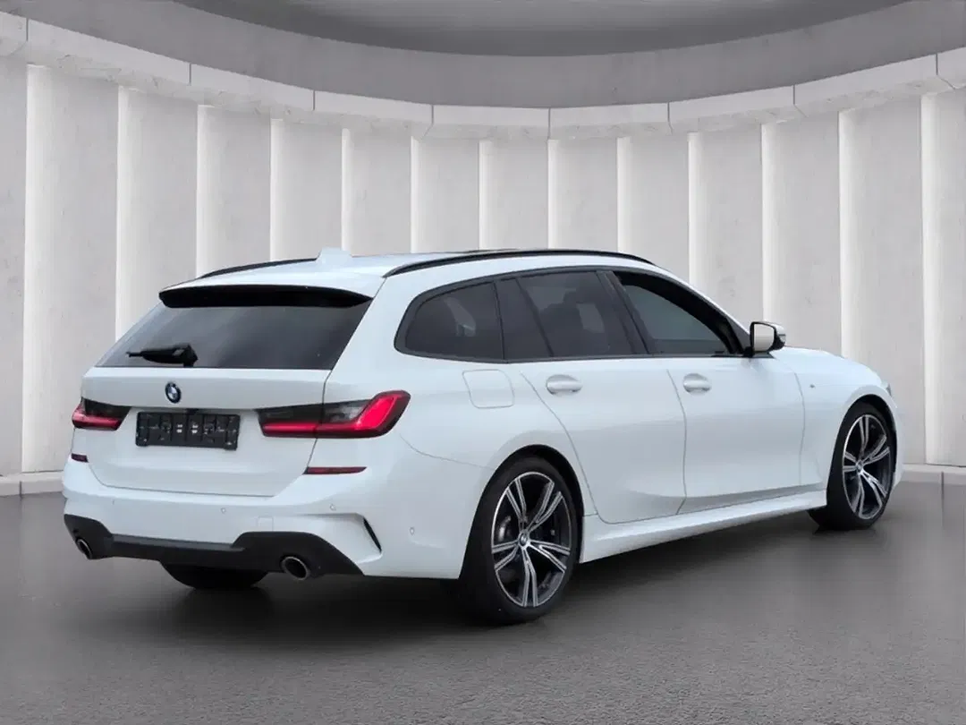 BMW 330 - Thumbnail 3