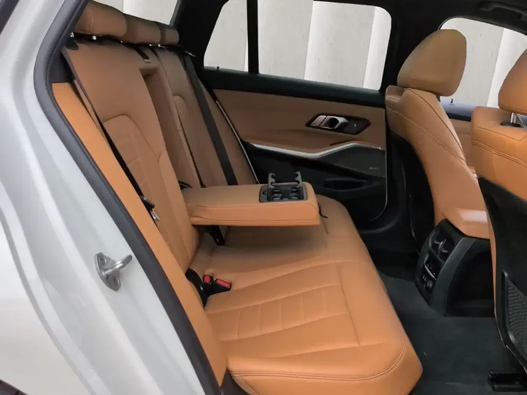 BMW 330 - Thumbnail 8