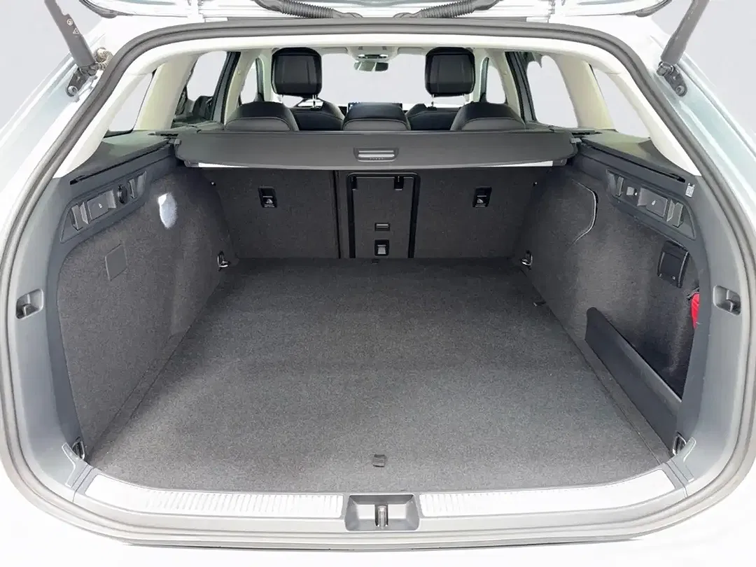 Volkswagen Passat Variant - Thumbnail 8