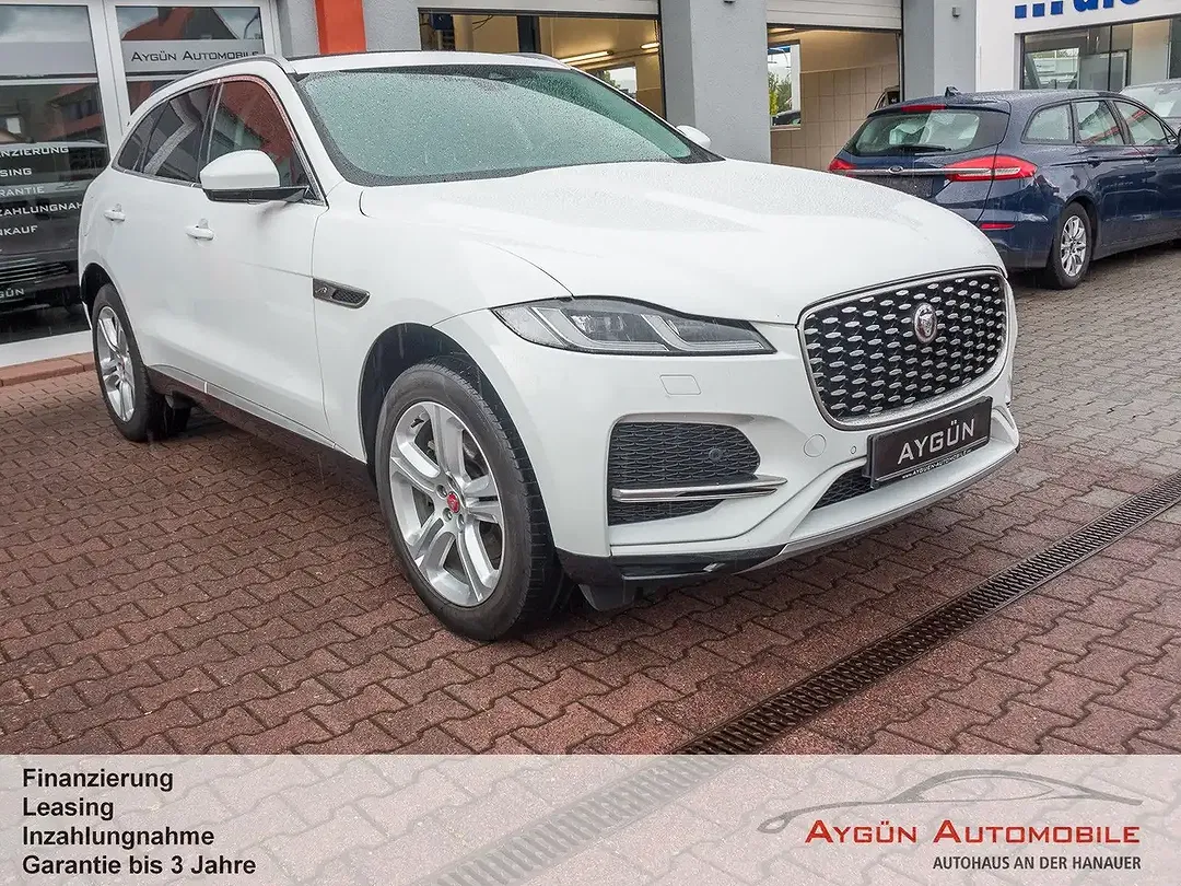 Jaguar F-Pace - Thumbnail 3