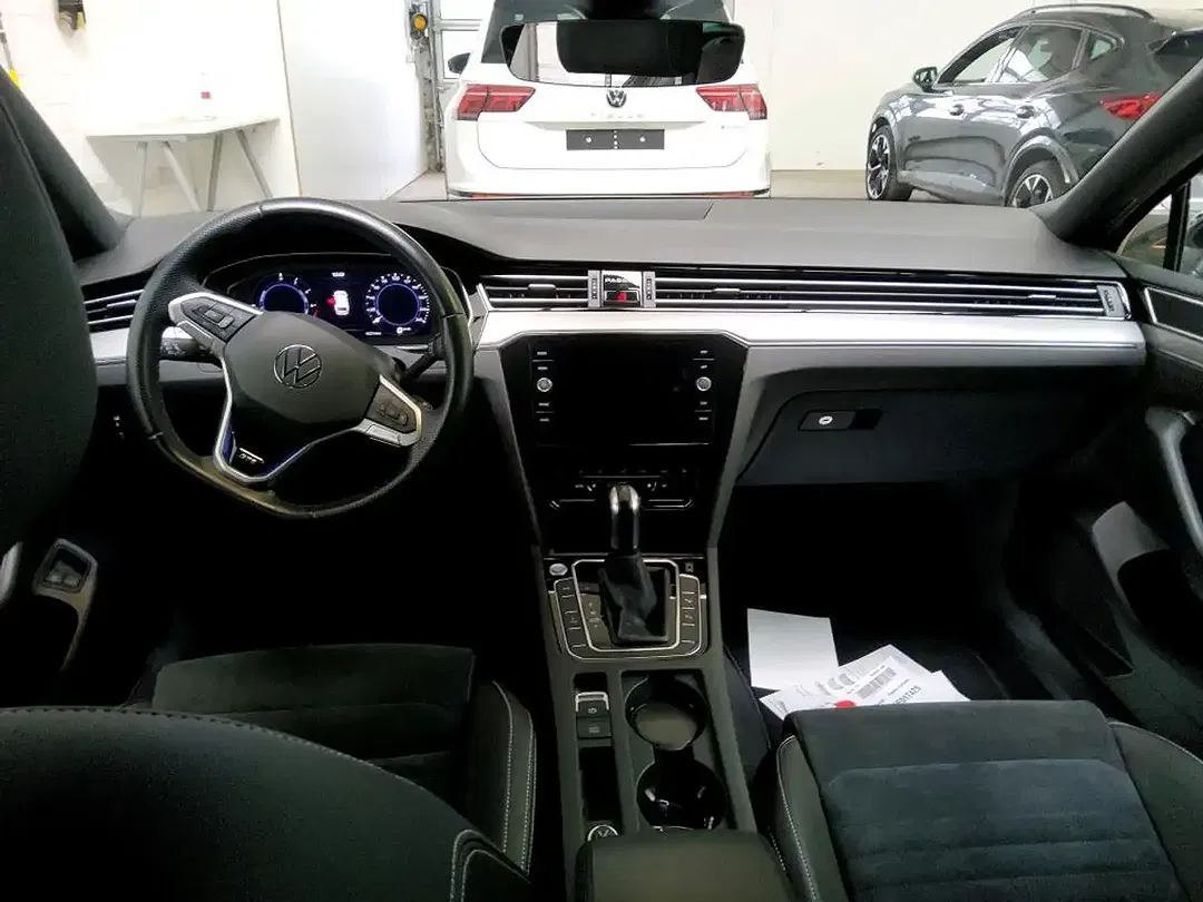 Volkswagen Passat Variant - Thumbnail 8