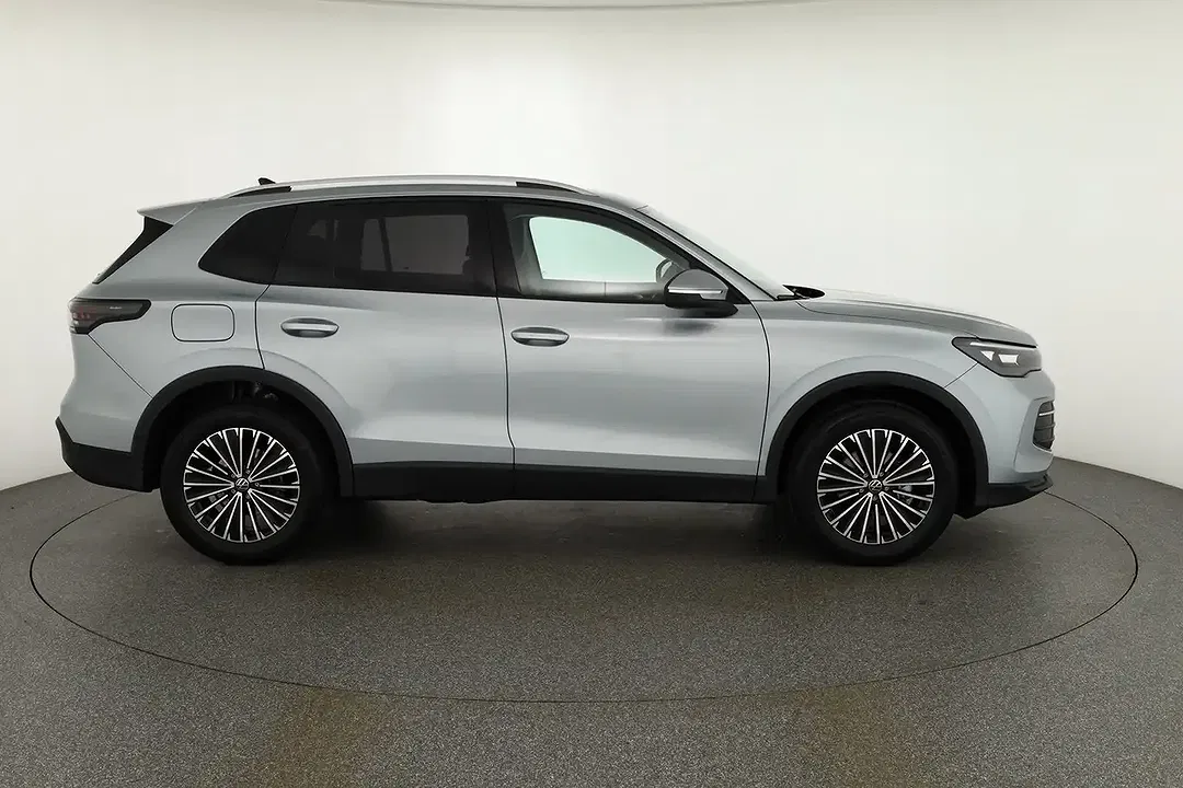 Volkswagen Tiguan - Thumbnail 5