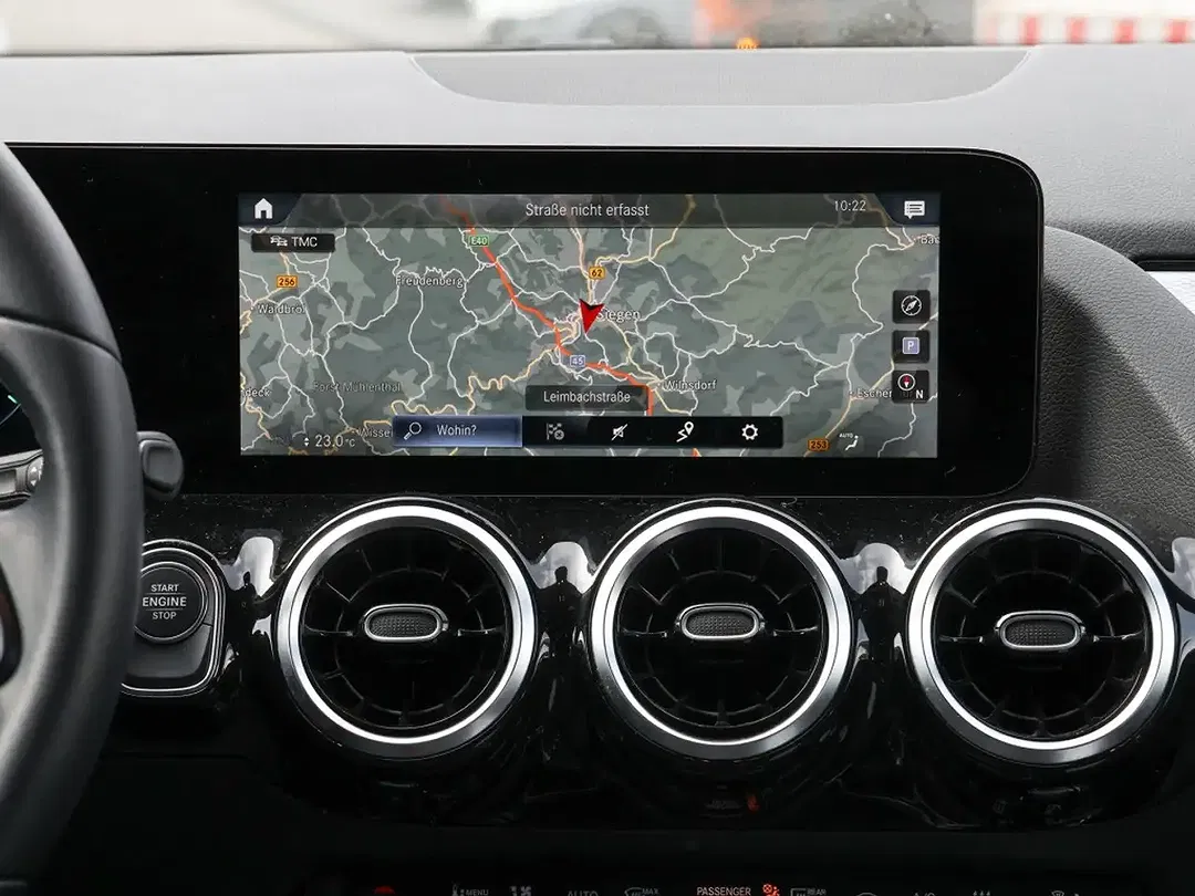 Mercedes-Benz GLA 250 - Thumbnail 10
