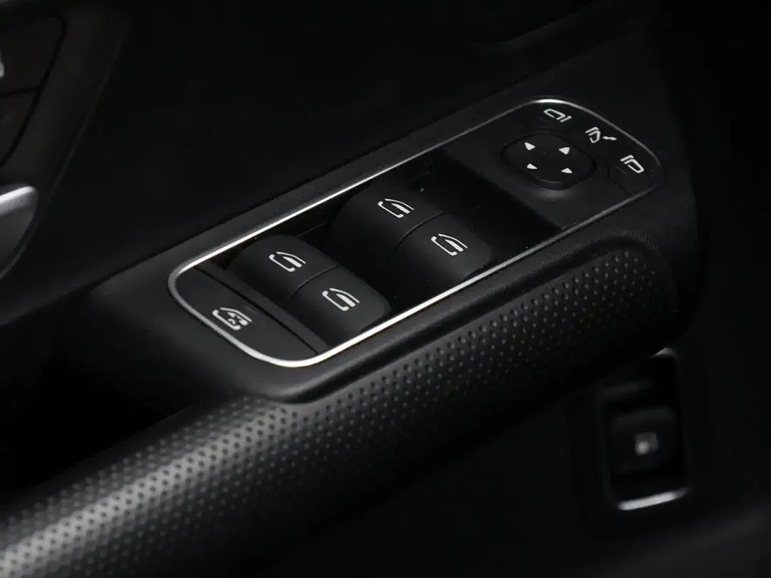 Mercedes-Benz GLA 250 - Thumbnail 13