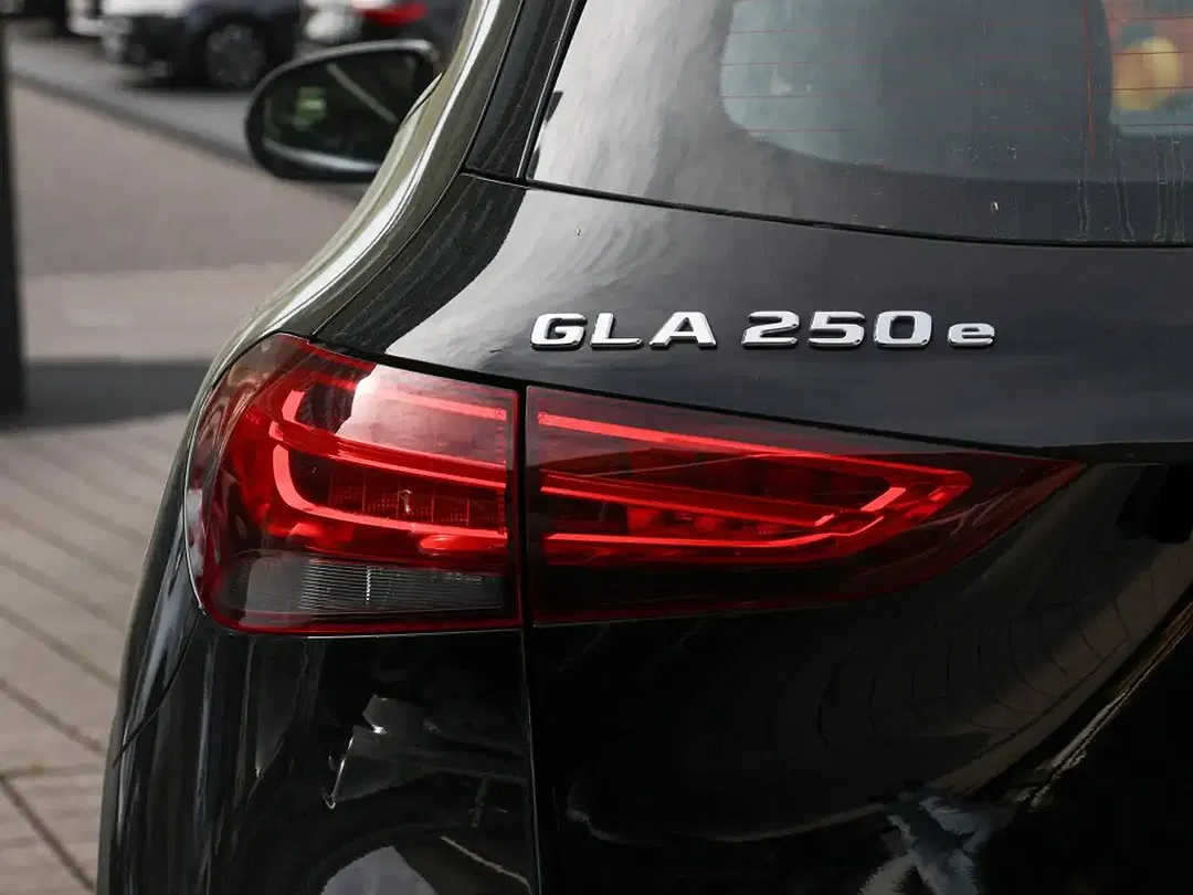 Mercedes-Benz GLA 250 - Thumbnail 14