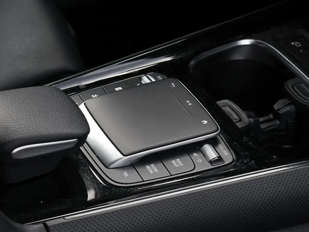 Mercedes-Benz GLA 250 - Thumbnail 8