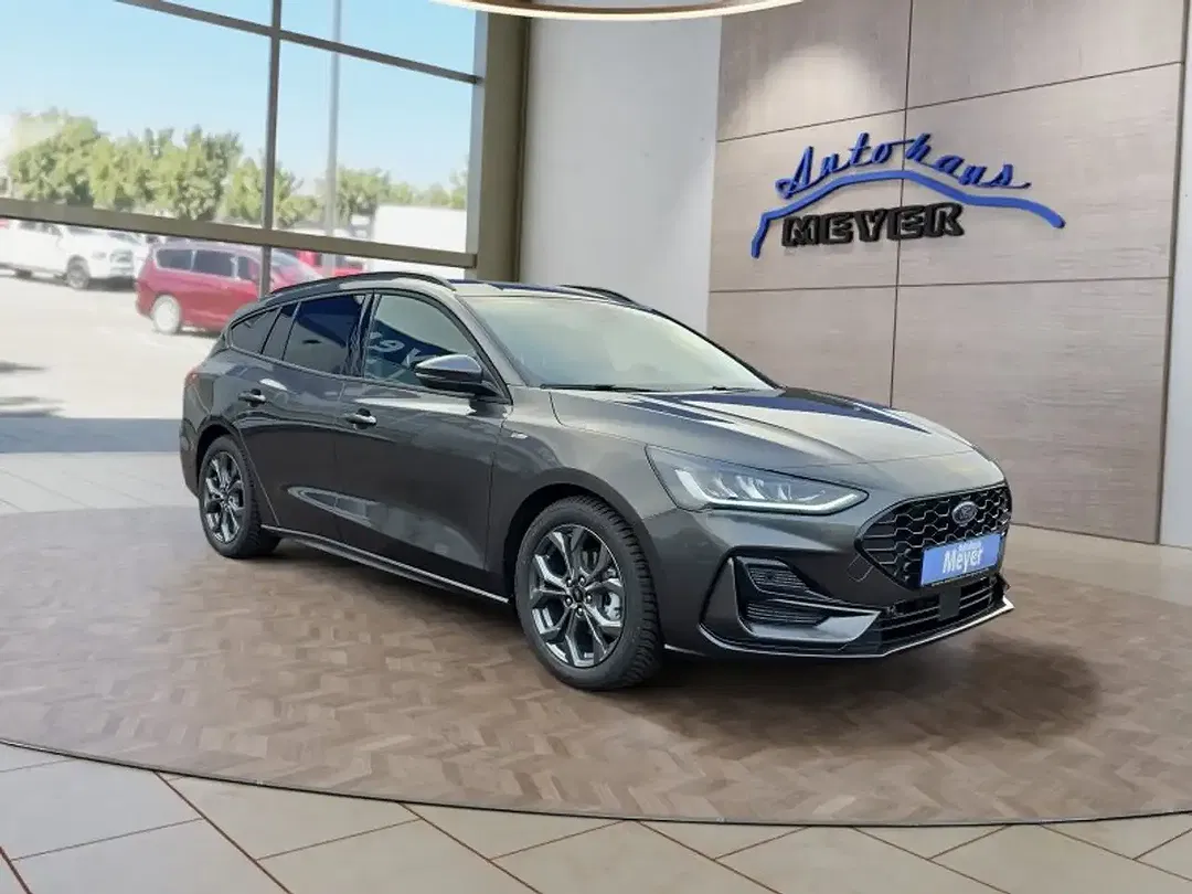 Ford Focus - Thumbnail 9