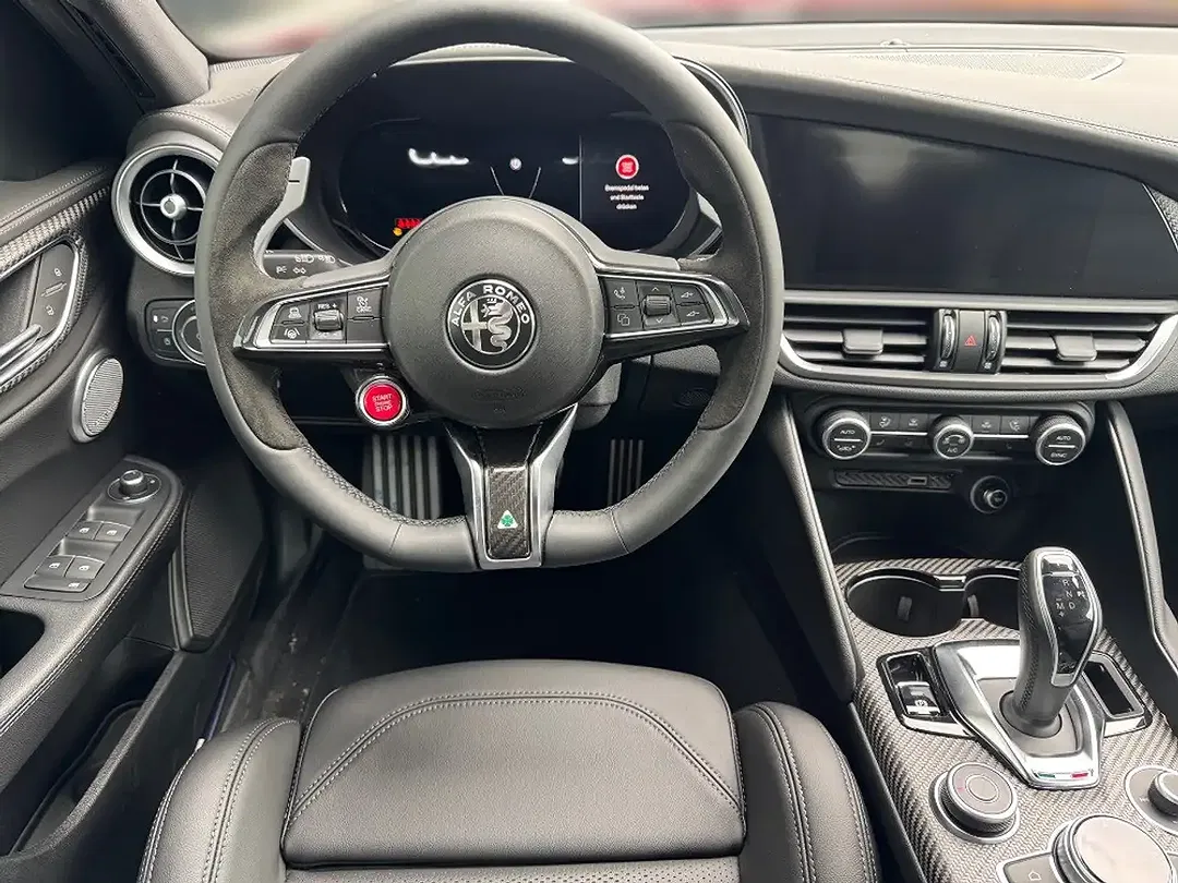 Alfa Romeo Giulia - Thumbnail 11