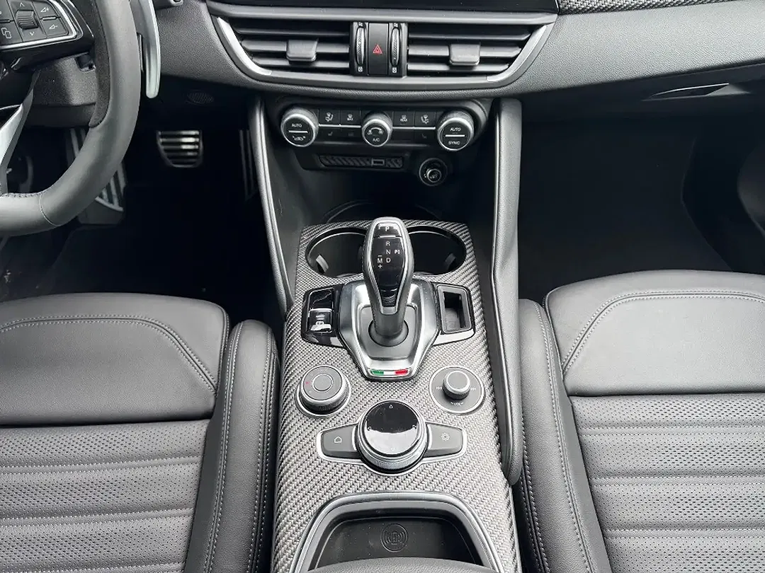 Alfa Romeo Giulia - Thumbnail 13