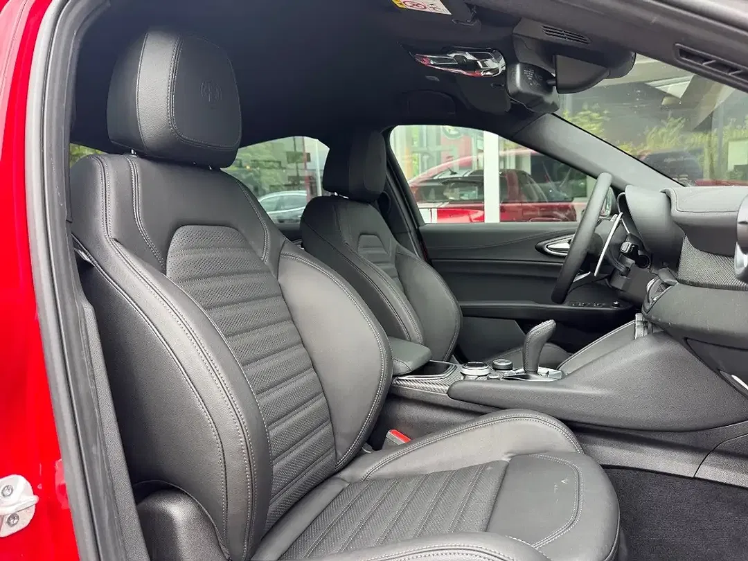 Alfa Romeo Giulia Quadrifoglio - foto 15