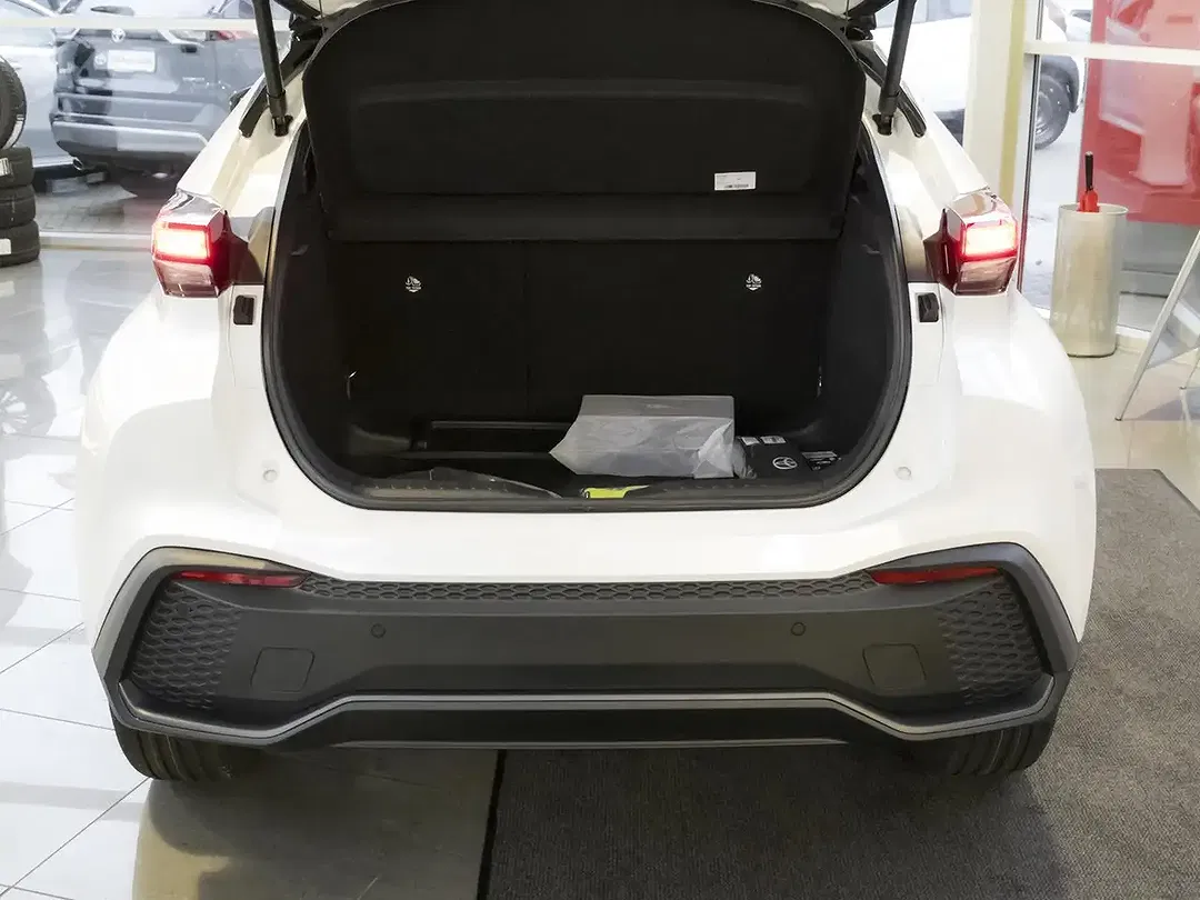 Toyota C-HR - Thumbnail 11