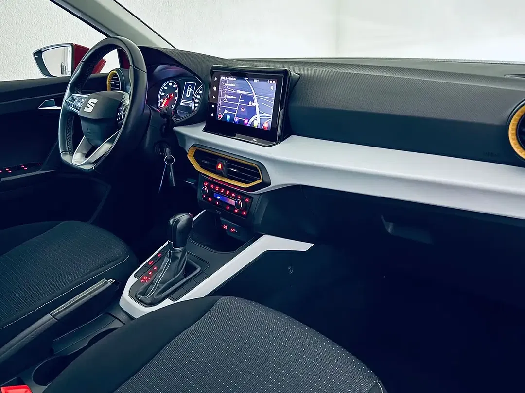 SEAT Arona - Thumbnail 4