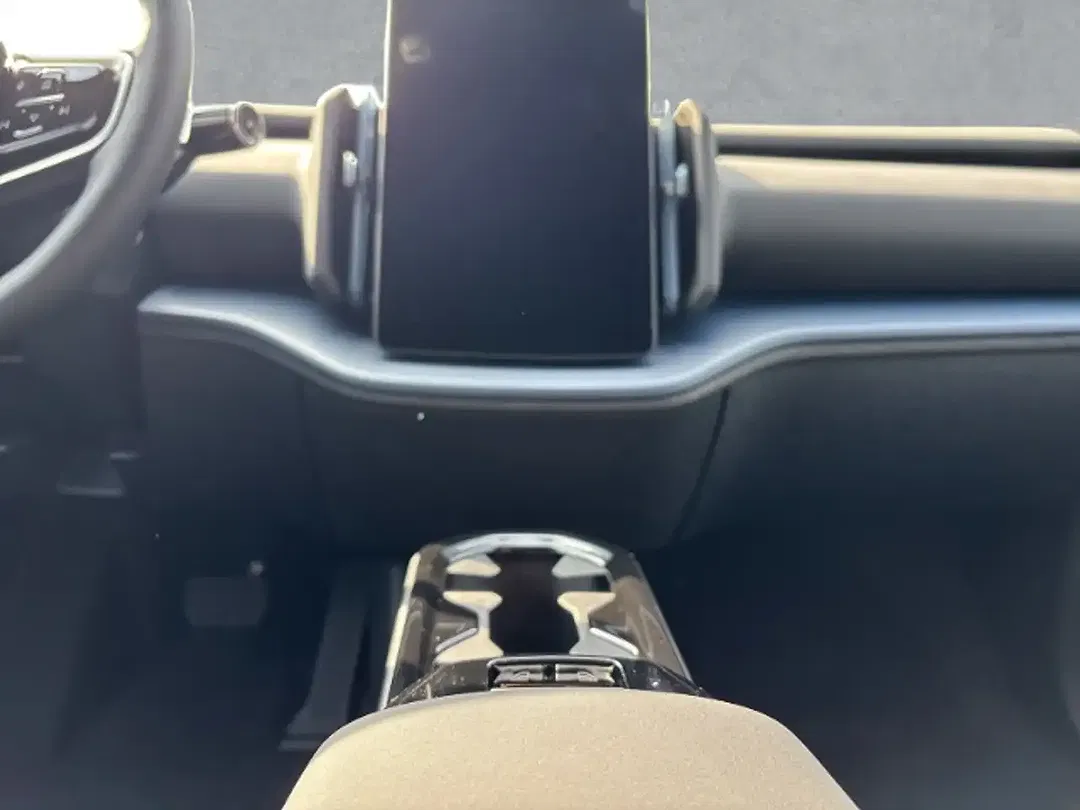 Volvo EX30 - Thumbnail 14