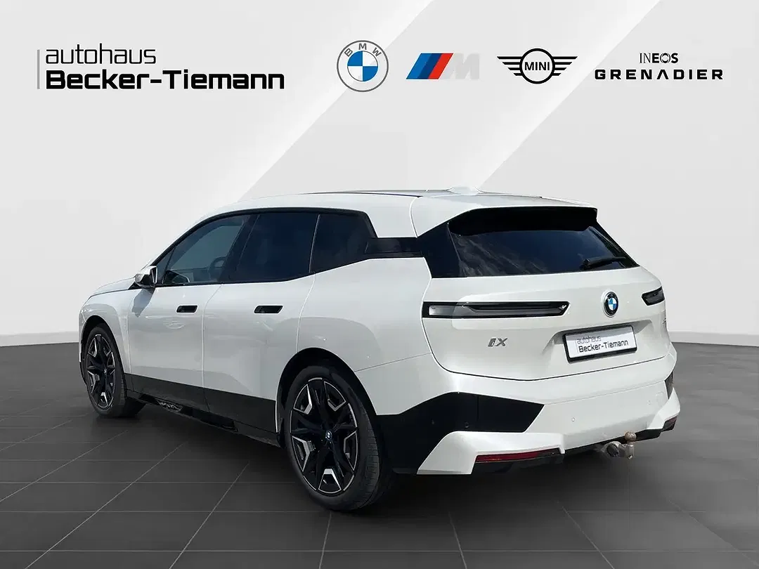 BMW iX - Thumbnail 4