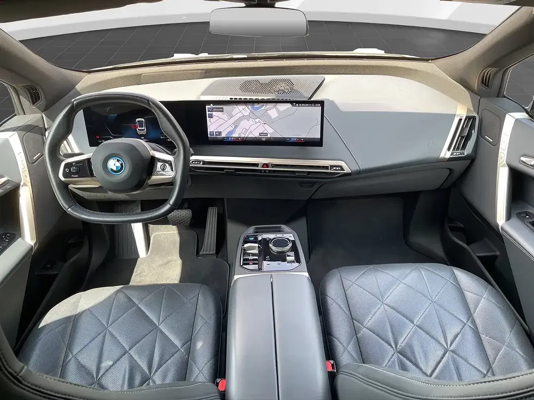 BMW iX - Thumbnail 9