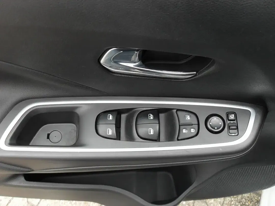Nissan Micra - Thumbnail 6
