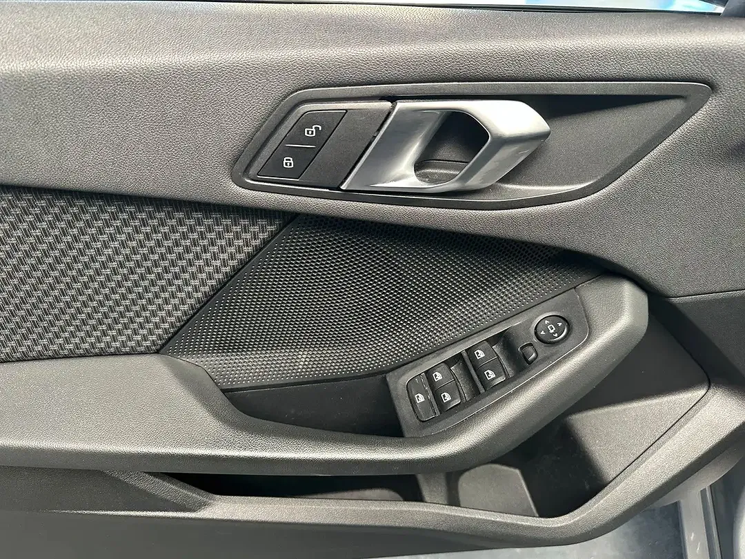 BMW 118 - Thumbnail 10