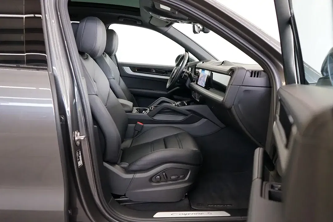 Porsche Cayenne - Thumbnail 12