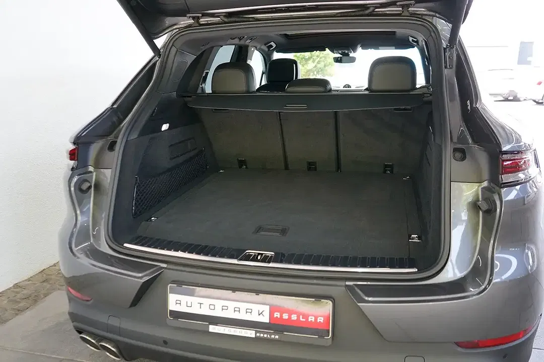 Porsche Cayenne - Thumbnail 27