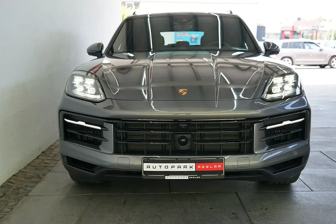 Porsche Cayenne - Thumbnail 30