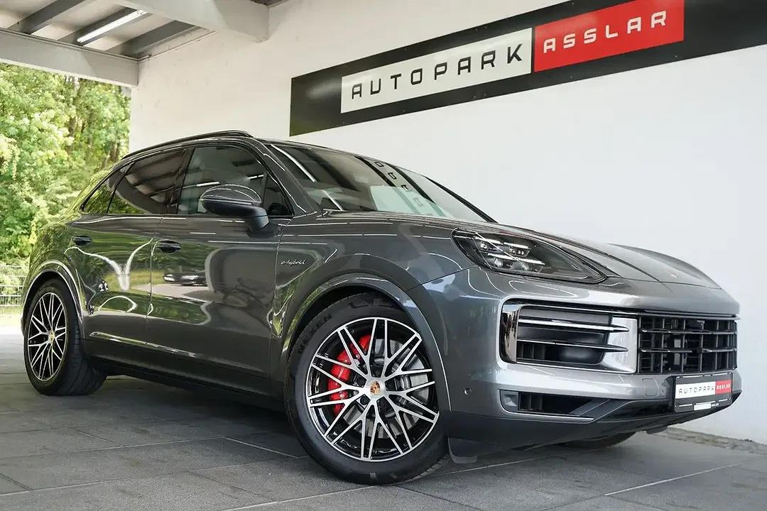 Porsche Cayenne - Thumbnail 31