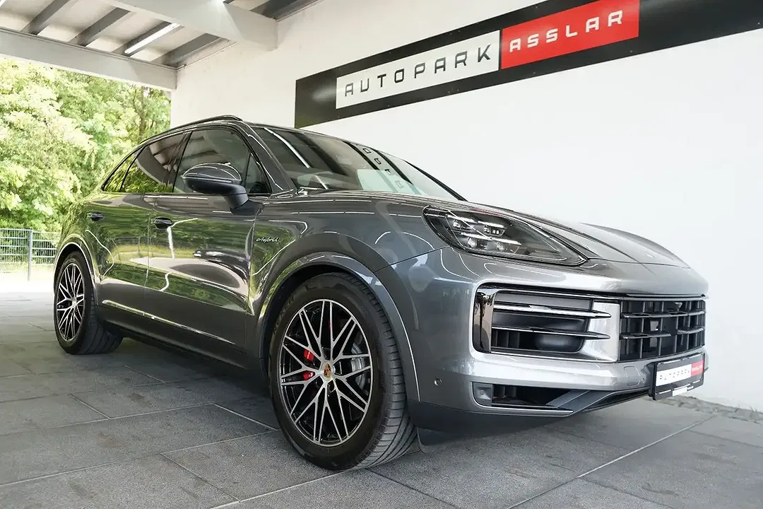Porsche Cayenne - Thumbnail 32