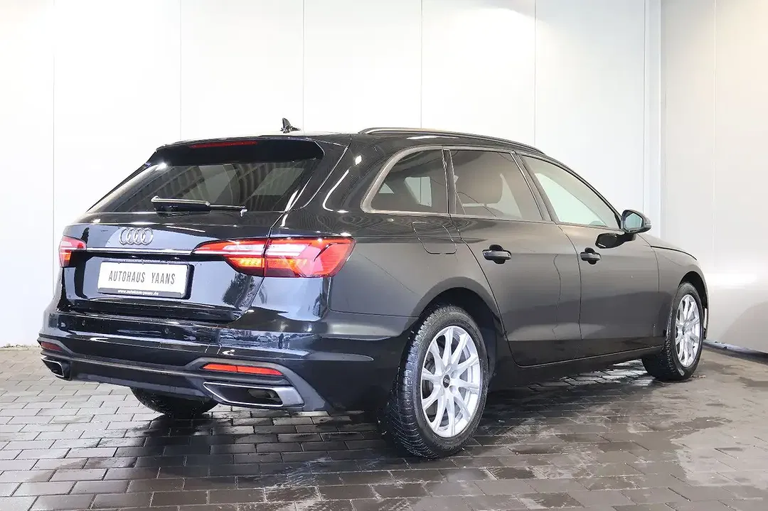 Audi A4 - Thumbnail 4