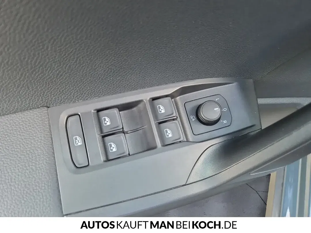 SEAT Arona - Thumbnail 12