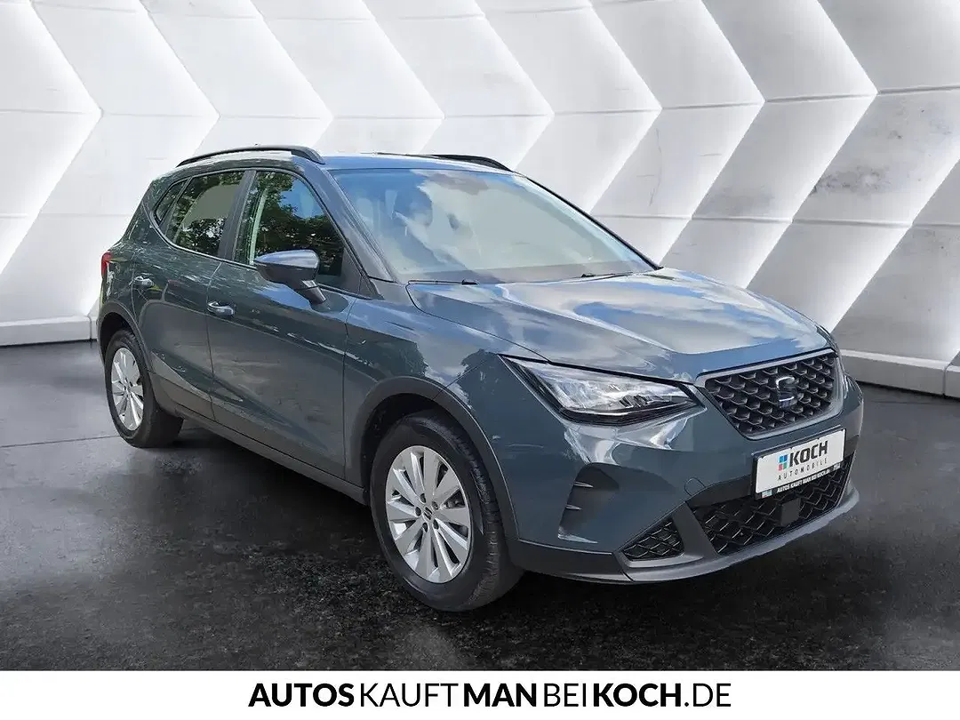 SEAT Arona - Thumbnail 4