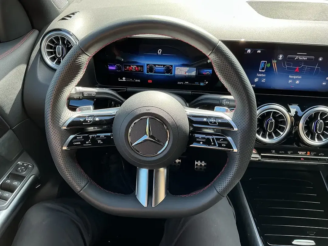 Mercedes-Benz GLA 200 - Thumbnail 12