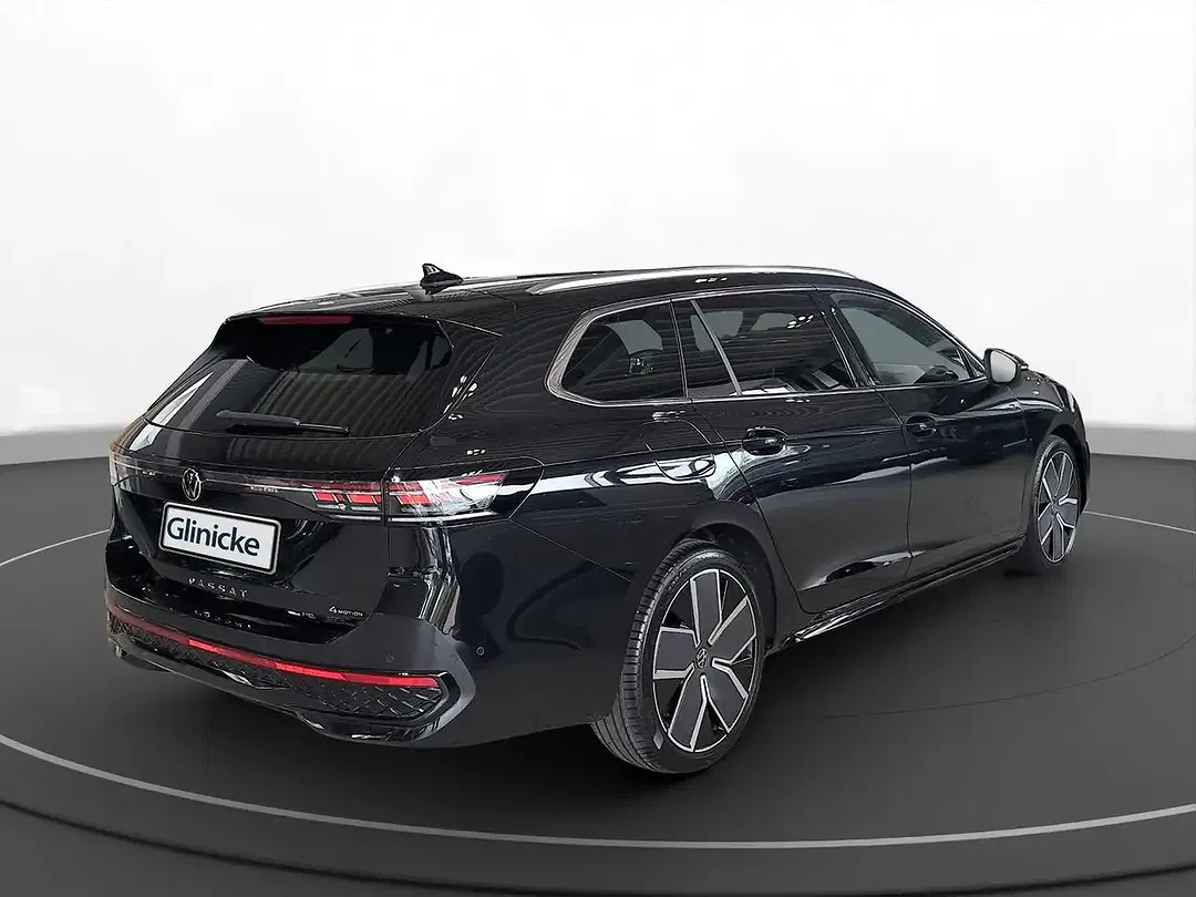 Volkswagen Passat - Thumbnail 2