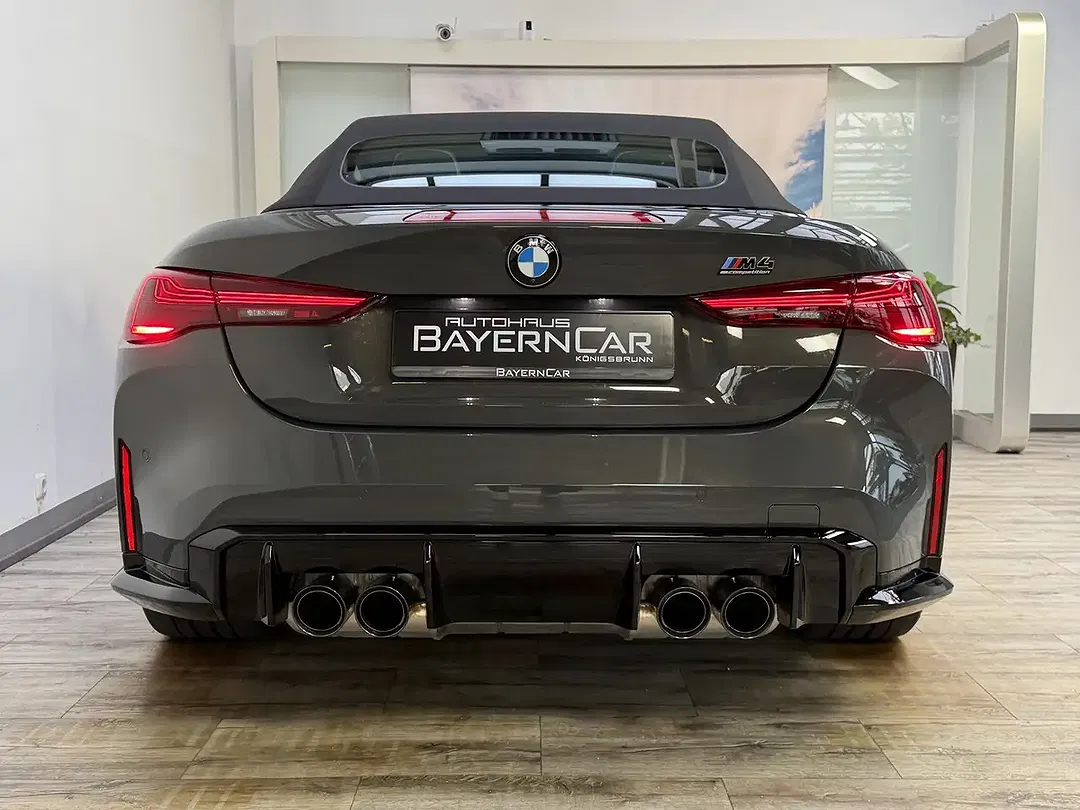 BMW M4 - Thumbnail 12