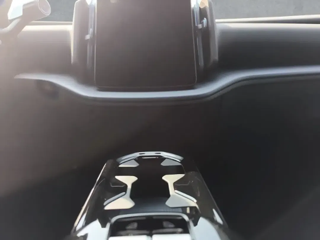 Volvo EX30 - Thumbnail 15