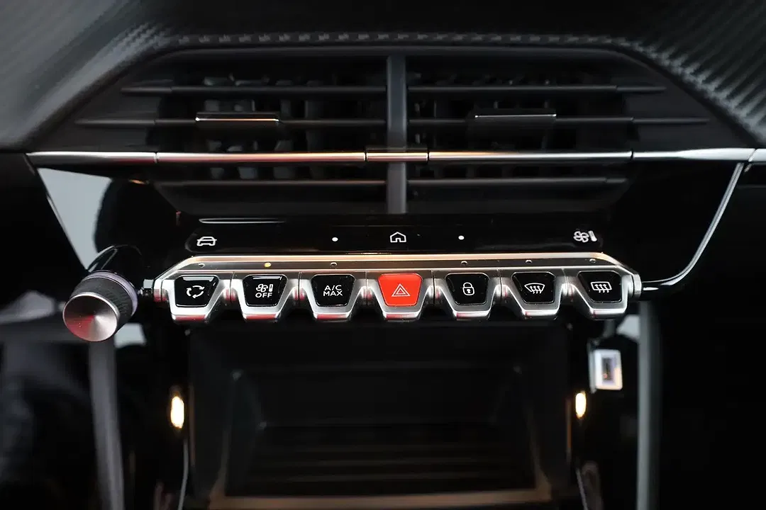 Peugeot 2008 - Thumbnail 11