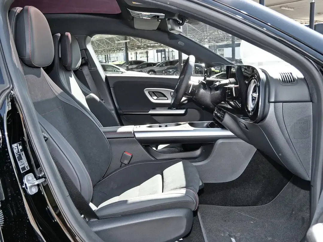 Mercedes-Benz CLA 250 - Thumbnail 8