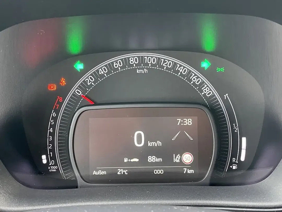 Toyota Aygo X - Thumbnail 11