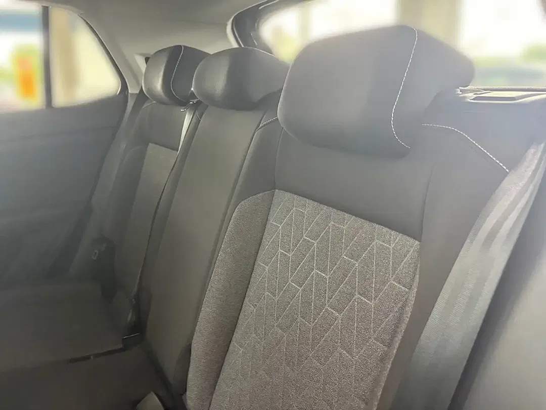Volkswagen T-Cross - Thumbnail 13
