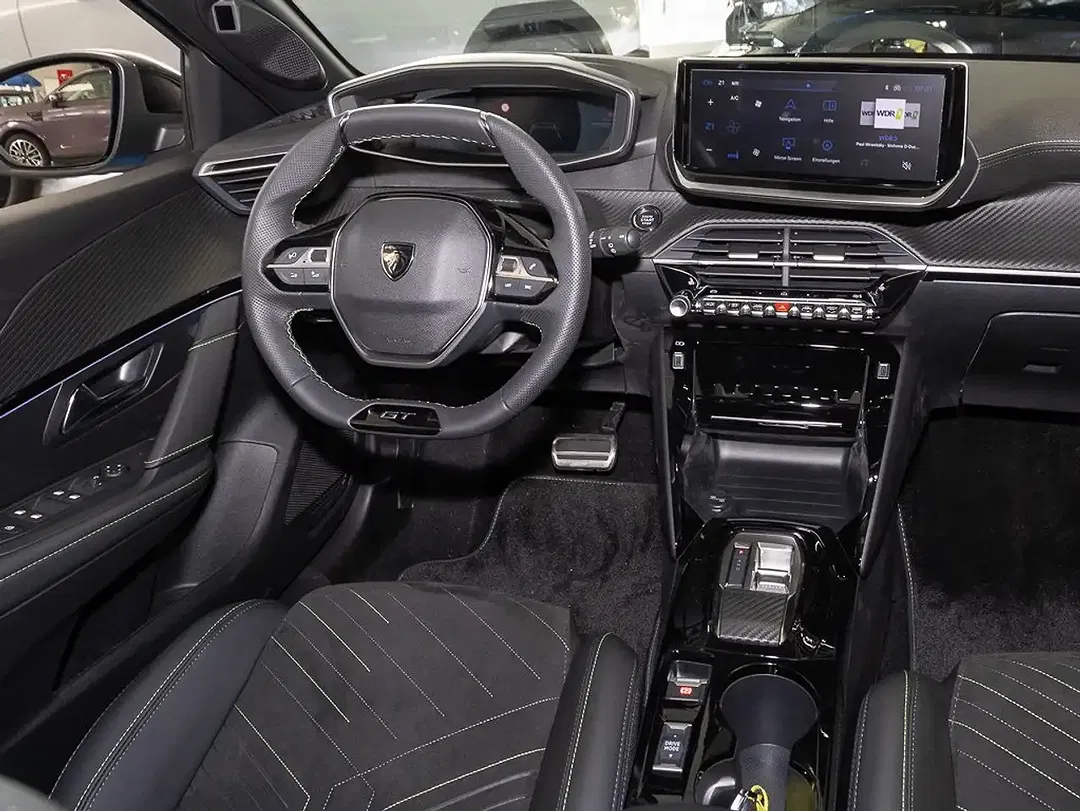 Peugeot 208 - Thumbnail 4