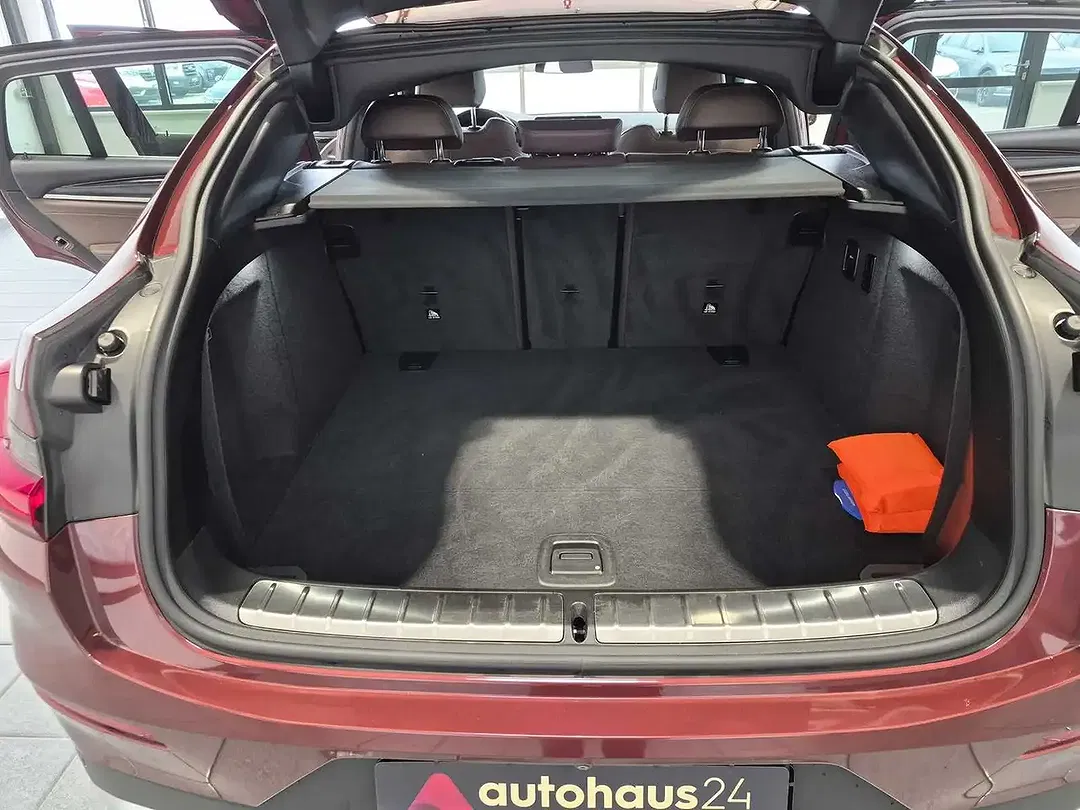 BMW X4 - Thumbnail 6