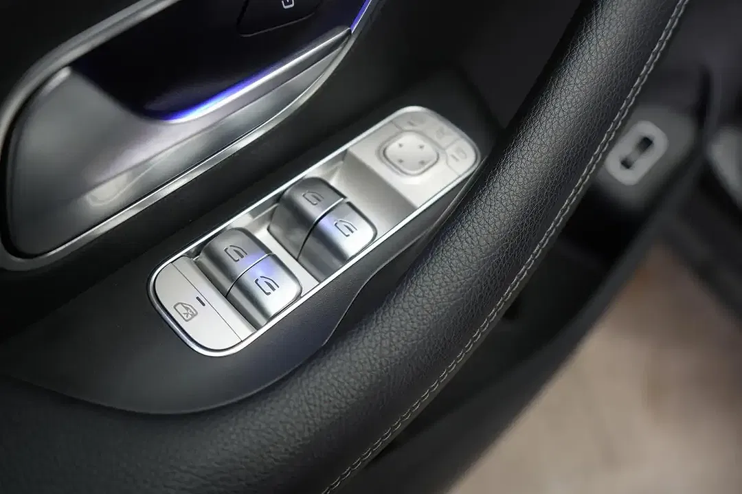 Mercedes-Benz GLE 350 - Thumbnail 29