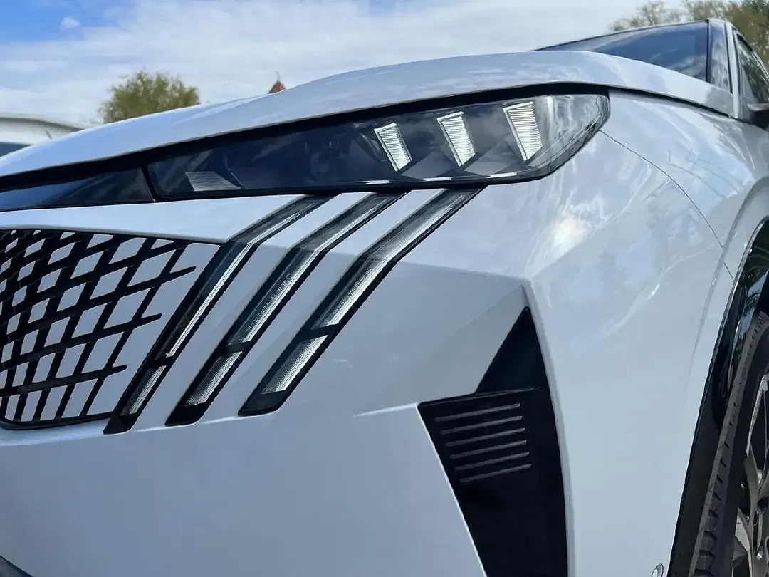 Peugeot 3008 - Thumbnail 10