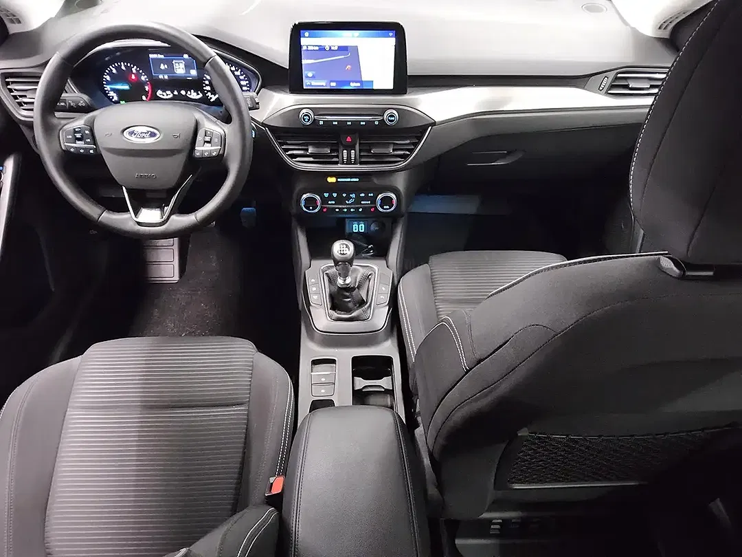 Ford Focus - Thumbnail 3